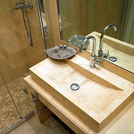 Rivoli Hotel 3*