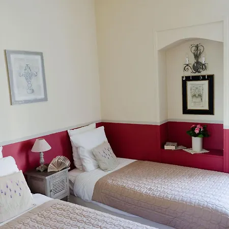 Ξενοδοχείο Rivoli 3*