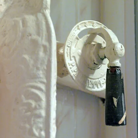 Ξενοδοχείο Rivoli 3*