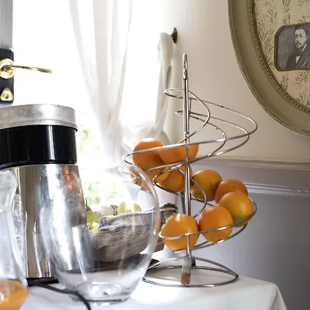 Ξενοδοχείο Rivoli 3*